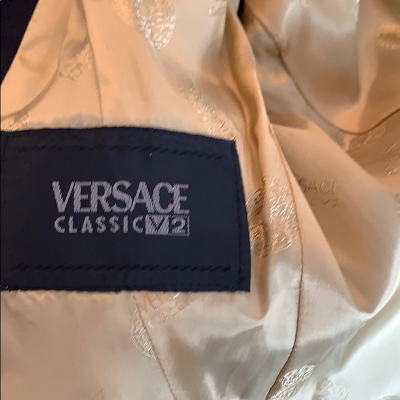 Authentic Gianni Versace Classic V2 2 piece Suit - Picture 7 of 8